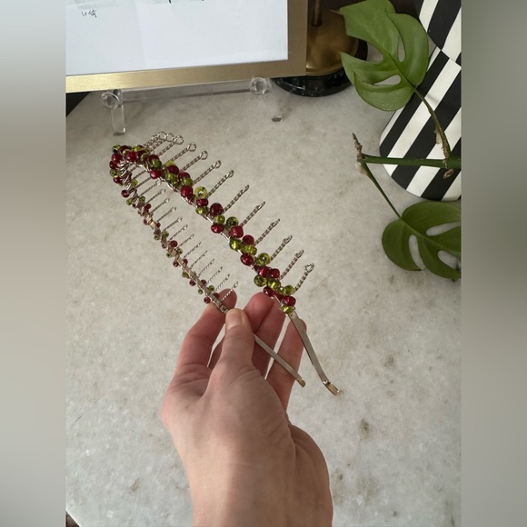 Handmade Accessories - Handmade red and green beaded necklace